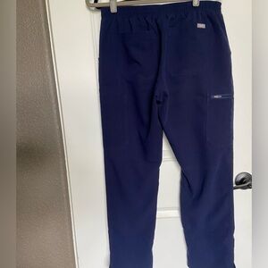 Medium Petite Figs Scrub Yola Bottoms Color Navy